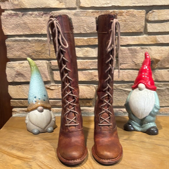 Frye Dark Brown Lace-Up Leather Boots! 👢 - Picture 2 of 7